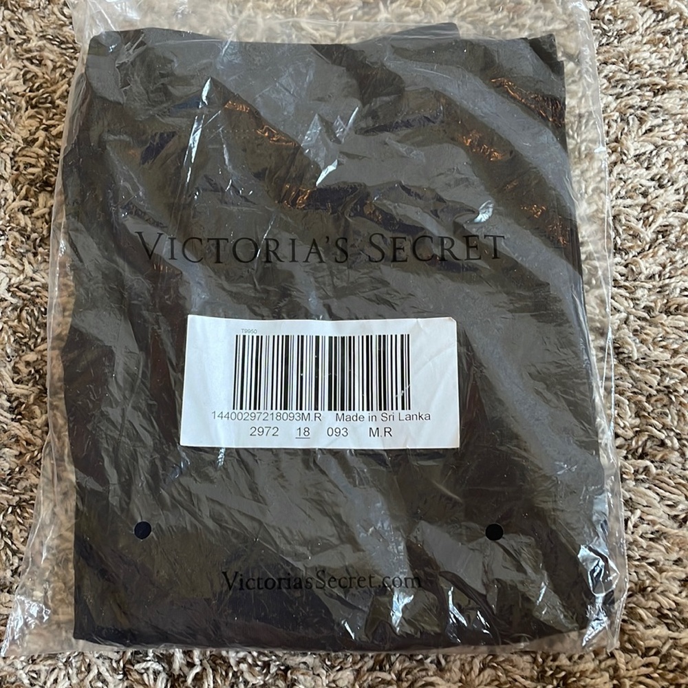 NWT Victoria’s Secret black leggings.